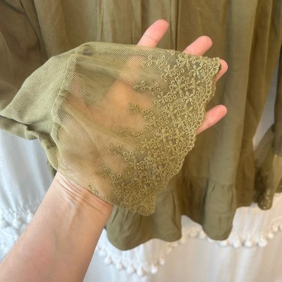 Altar'd State long sleeve green blouse with lace detail size XS - Picture 3 of 6